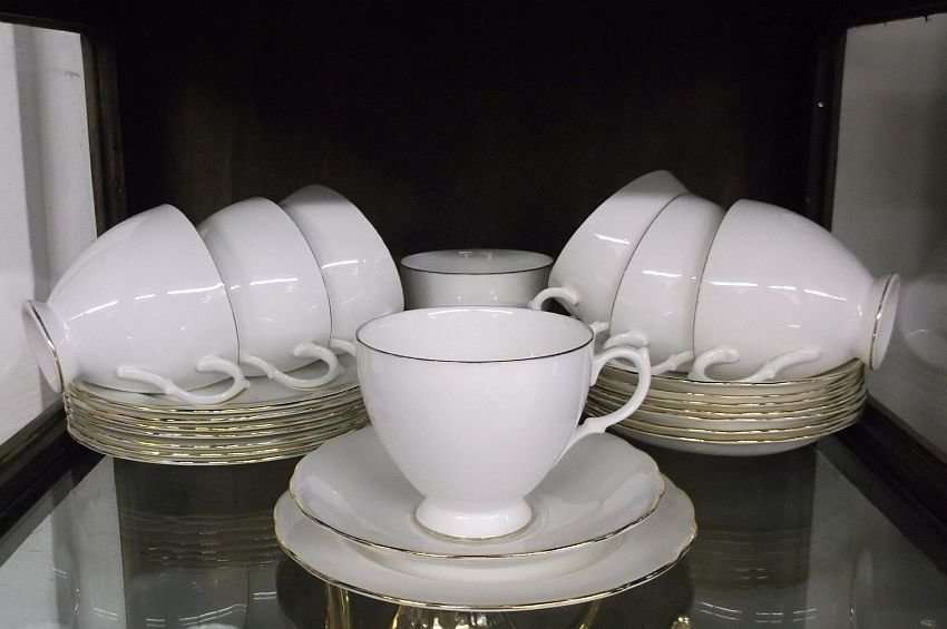 SO CLASSY !!! EIGHT PORCELAIN TRIOS BY RIDGWAY POTTERIES..."QUEEN ANNE"..BID PER TRIO TO TAKE ALL