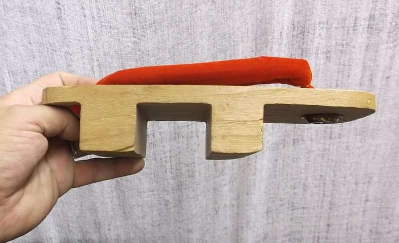 NEVER SEEN BEFORE ?? A PAIR OF WOODEN JAPANESE GEISHA SHOES...RARE FIND