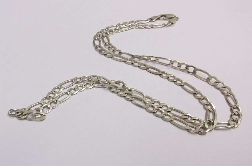 A GOOD QUALITY STERLING SILVER NECKLACE WITH FIGARO STYLE LINKS ....AWESOME....!!!!
