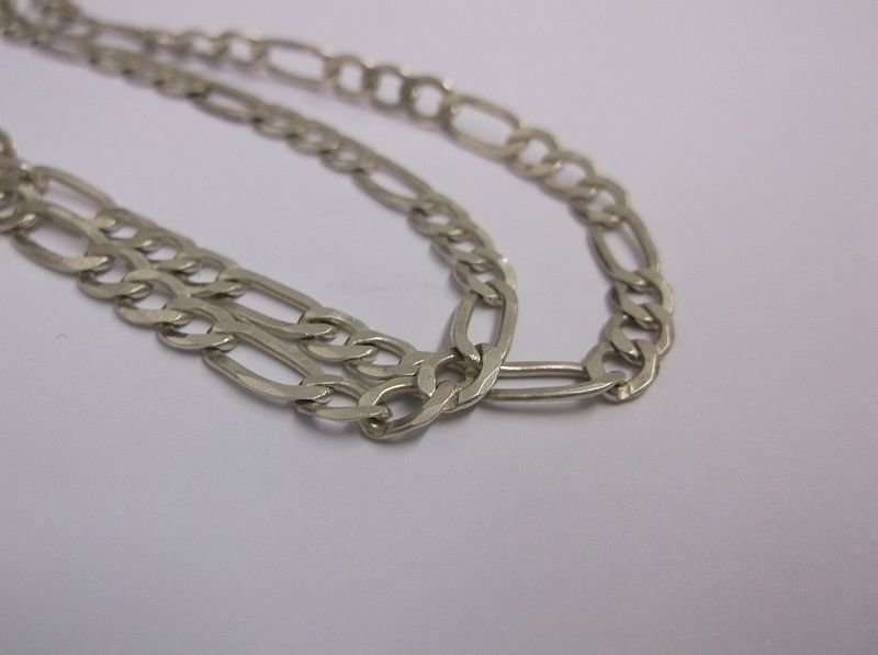 A GOOD QUALITY STERLING SILVER NECKLACE WITH FIGARO STYLE LINKS ....AWESOME....!!!!