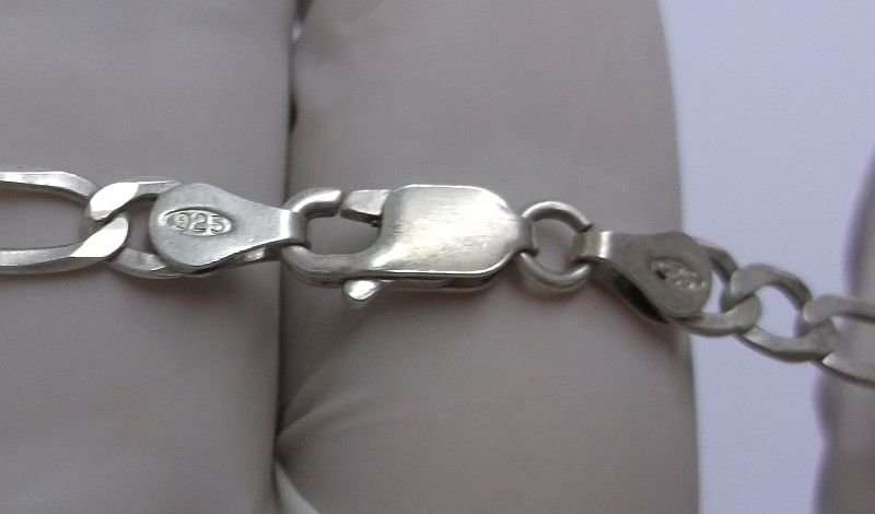 A GOOD QUALITY STERLING SILVER NECKLACE WITH FIGARO STYLE LINKS ....AWESOME....!!!!