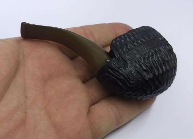 A GRAND OLD "CAPTAINS" TOBACCO SMOKING PIPE MADE BY RQLLKI AS PER PICS