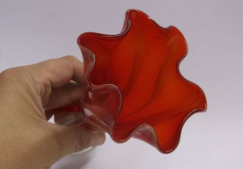 A SUPERB VINTAGE MURANO LOOK BLOWN GLASS VASE WITH LOVELY COLORS AND SWIRLS ....WOW !!!