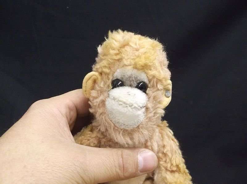 3 STEIFF LIKE CATS ....1 STEIFF LIKE DOG AND A GENUINE STEIFF MONKEY WITH A BUTTON IN HIS EAR !!