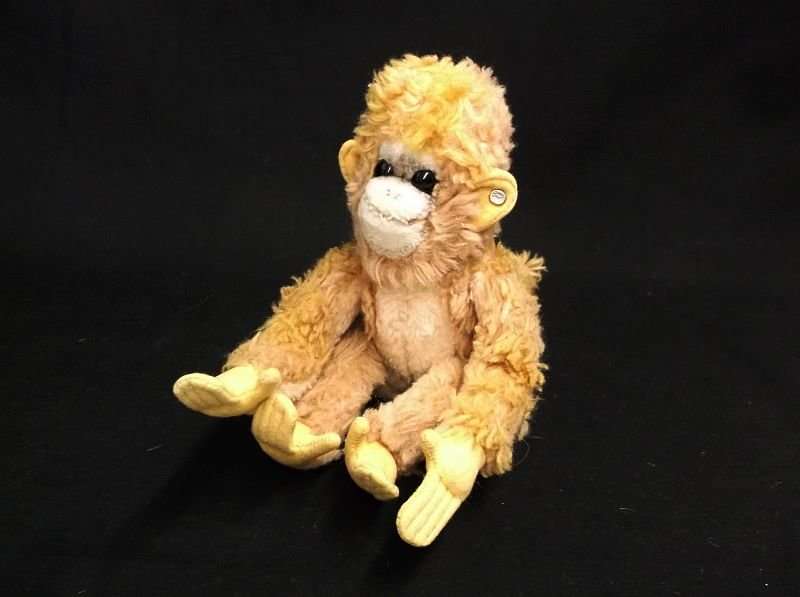 3 STEIFF LIKE CATS ....1 STEIFF LIKE DOG AND A GENUINE STEIFF MONKEY WITH A BUTTON IN HIS EAR !!