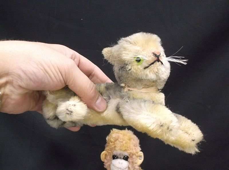 3 STEIFF LIKE CATS ....1 STEIFF LIKE DOG AND A GENUINE STEIFF MONKEY WITH A BUTTON IN HIS EAR !!