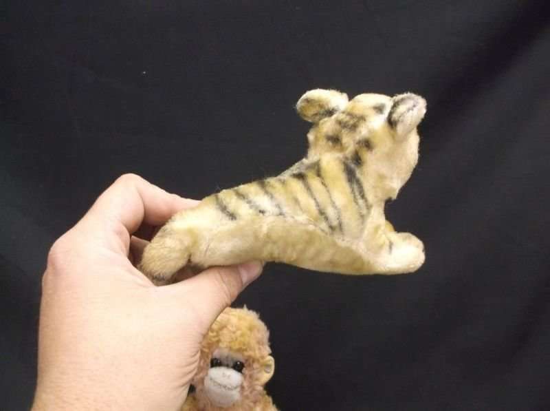 3 STEIFF LIKE CATS ....1 STEIFF LIKE DOG AND A GENUINE STEIFF MONKEY WITH A BUTTON IN HIS EAR !!