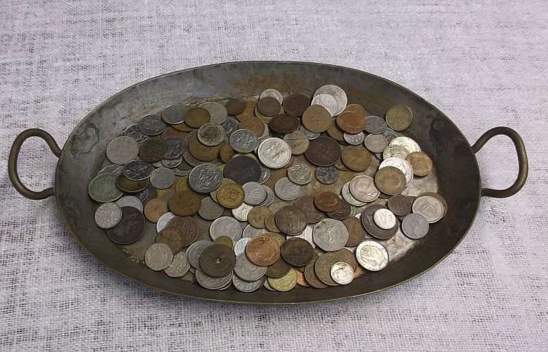 150 COINS FROM AROUND THE WORLD ....MAJORITY SOUTH AFRICAN....BID PER COIN TO TAKE ALL