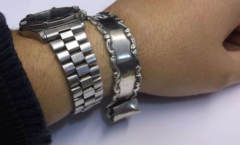 A COOL OLD HALLMARKED STERLING SILVER "BIG RING" TURNED BANGLE WITH SCROLL TYPE ENDS ...MUST SEE !!