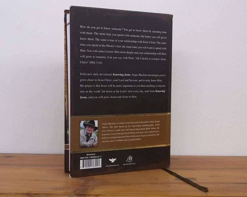 AN INSPIRATIONAL BOOK " KNOWING JESUS " BY WELL KNOWN EVANGELIST ANGUS BUCHAN .....GOOD QUALITY
