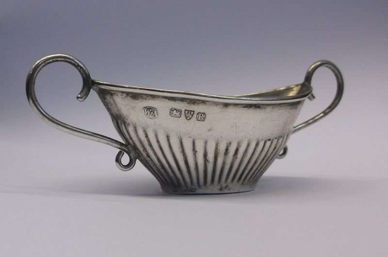 A CUTE ANTIQUE CHESTER HALLMARKED STERLING SILVER OPEN SALT DATED 1900 ....117 YEARS OLD !!!