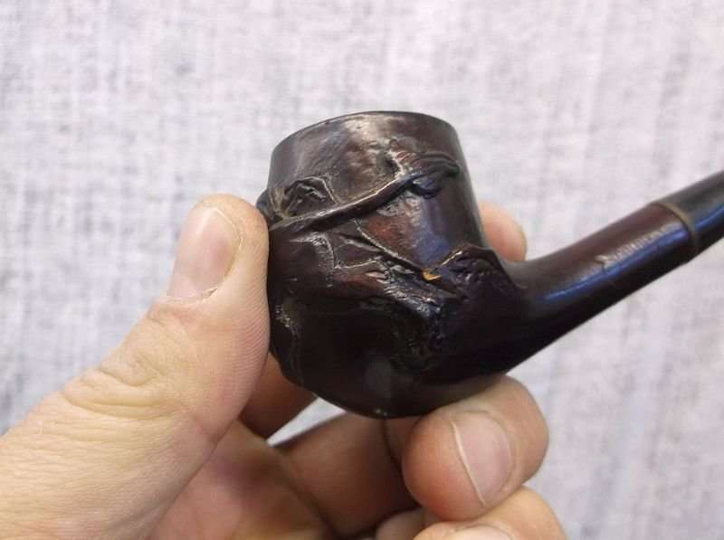 A COOL VINTAGE SMOKING PIPE BY GOLDENLEAF WITH CARVED LION MOTIF ....WICKED !!