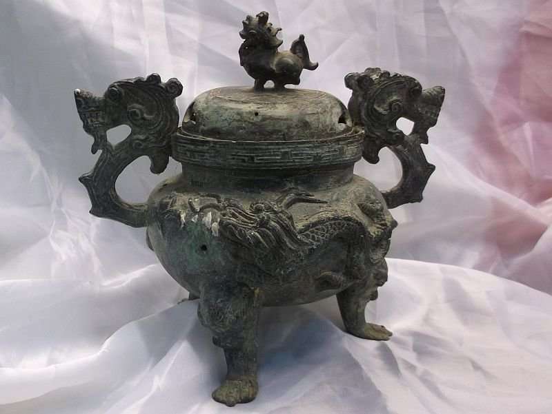 EXQUISITE FIND !!! AN ANCIENT LOOKING CHINESE BRONZE CENSOR WITH DRAGON MOTIF