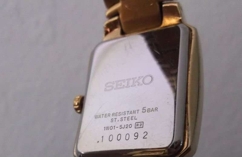 WOW !!! A STUNNING GOLD PLATED LADIES SEIKO WRISTWATCH IN EXCELLENT CONDITION WITH ORIGINAL BOX !!