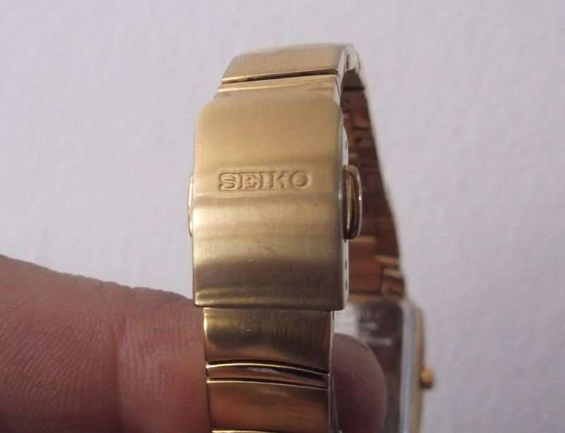 WOW !!! A STUNNING GOLD PLATED LADIES SEIKO WRISTWATCH IN EXCELLENT CONDITION WITH ORIGINAL BOX !!