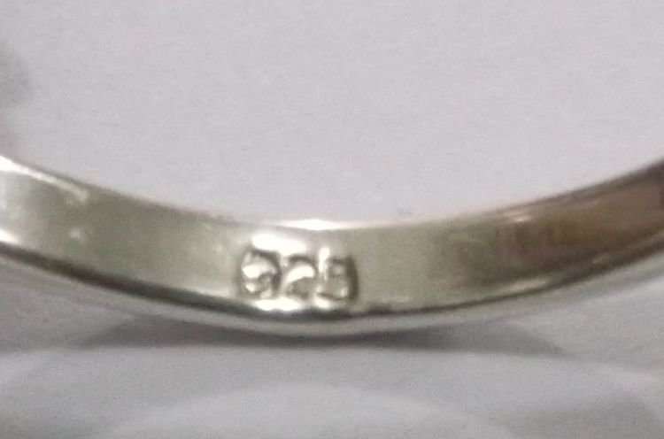 A FANTASTIC SOLID STERLING SILVER RING SET WITH A COOL TURQUOISE LOOK INLAY ...STUNNER !!