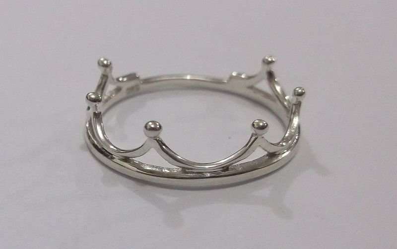 NEW DESIGN !! A SOLID STERLING SILVER RING FORMED AS A " ROYAL " CROWN ...TOO COOL !!