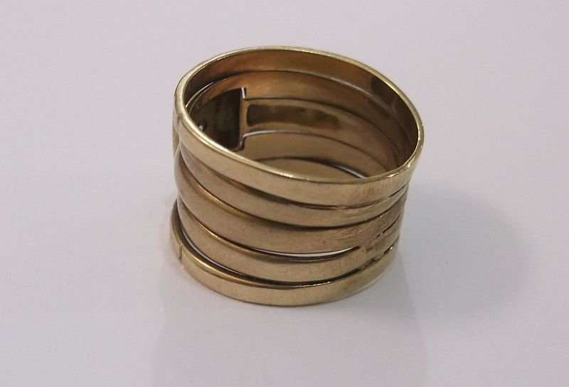 A MARVELOUS SOLID 9 CARAT GOLD 5 IN ONE DIAMOND RING ....BIG ...BOLD ...BEAUTIFUL !!!