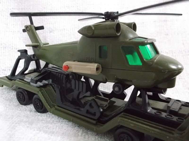 A TOTALLY COOL VINTAGE MATCHBOX LESNEY DIE CAST METAL MILITARY AIRCRAFT CARRIER AND HELICOPTER ..WOW