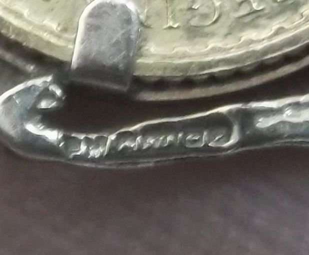 A STUNNING VINTAGE HALLMARKED 9CT GOLD LIONESS THEMED PENDANT WITH A 1/10 OUNCE FINE GOLD COIN !!!!