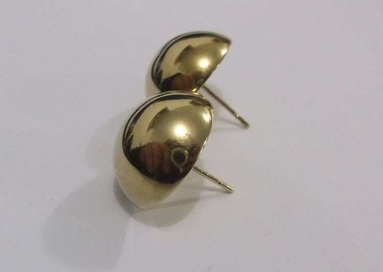 PRECIOUS !!! A LOVELY PAIR OF VINTAGE 9 CARAT GOLD DOME EARRINGS ...WOOOOW !!!