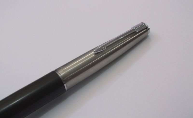 .....A VERY SMART VINTAGE PARKER FOUNTAIN PEN IN GOOD CONDITION .....