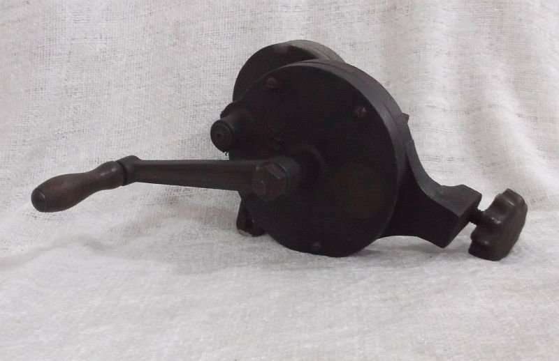 AWESOME !!! A VINTAGE MANUAL BENCH GRINDER ...WIND UP .... WORKS VERY WELL !!