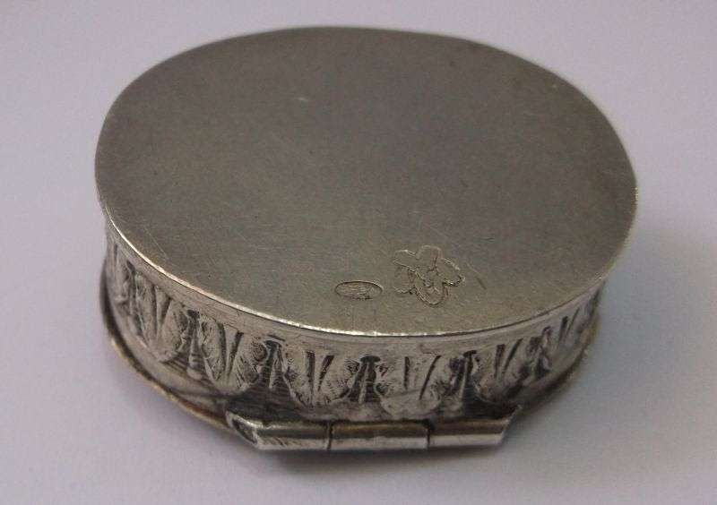 AN IMPORTANT ANTIQUE SOLID SILVER PILL BOX BY GERMAN SILVERSMITH KARL KURZ ....SUPER RARE !!!!!!!!!!