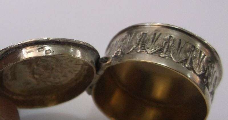 AN IMPORTANT ANTIQUE SOLID SILVER PILL BOX BY GERMAN SILVERSMITH KARL KURZ ....SUPER RARE !!!!!!!!!!