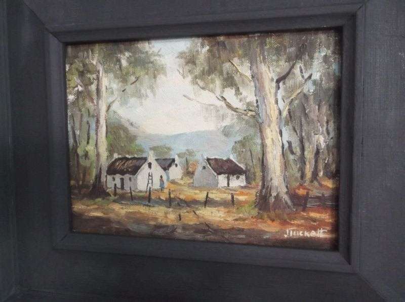 WOW !!! A CHARMING ORIGINAL OIL ON BOARD OF A COUNTRY HOMESTEAD SIGNED BY THE ARTIST JUNE TUCKETT