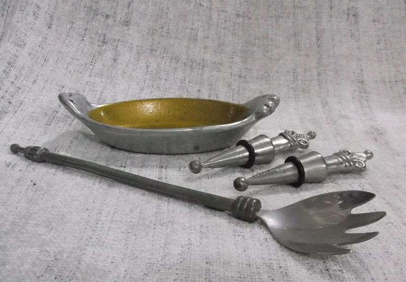 WOW !! WOW !! A CHARMING LOT OF DESIGNER ITEMS BY WELL KNOWN CARROL BOYES ...BID FOR ALL !!!