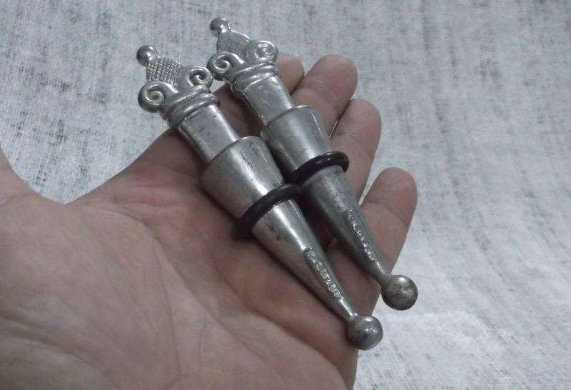 WOW !! WOW !! A CHARMING LOT OF DESIGNER ITEMS BY WELL KNOWN CARROL BOYES ...BID FOR ALL !!!