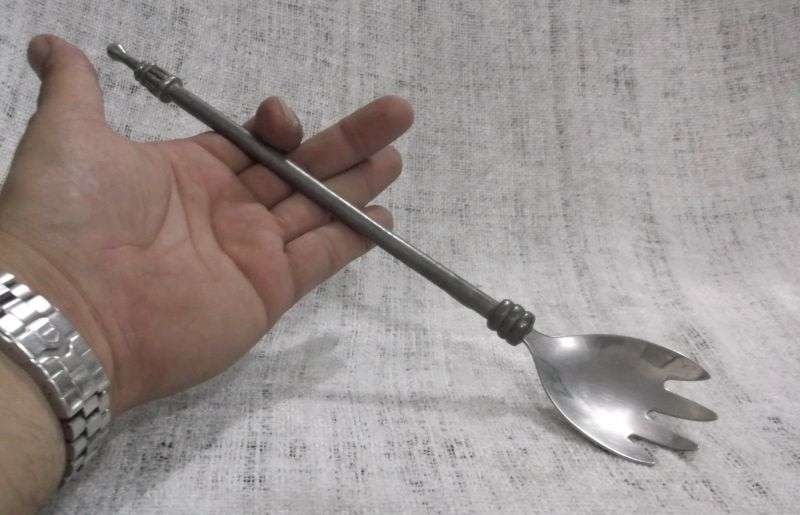 WOW !! WOW !! A CHARMING LOT OF DESIGNER ITEMS BY WELL KNOWN CARROL BOYES ...BID FOR ALL !!!