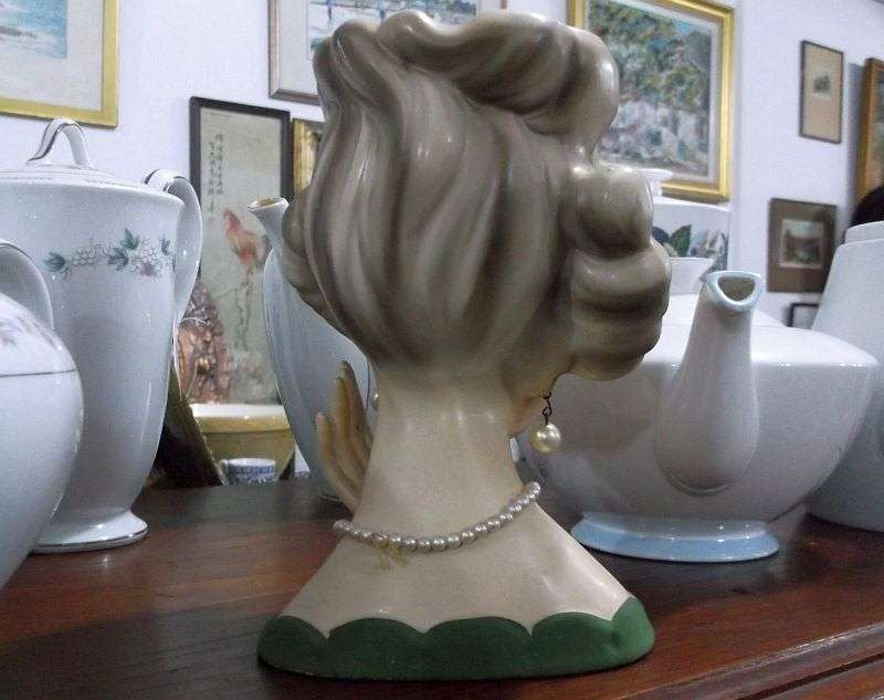 AN EXQUISITE AND RARE 1950`S JAPANESE PORCELAIN HEAD VASE...ULTRA STYLISH AND EYE CATCHING...WOW !!!