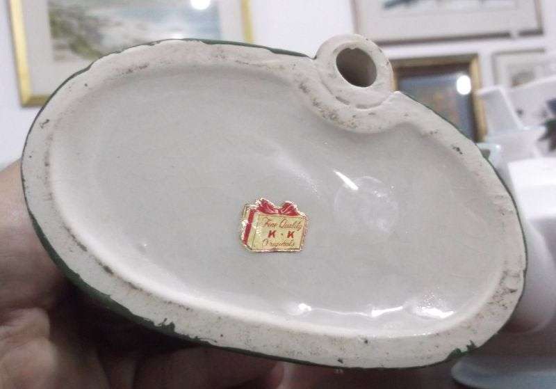 AN EXQUISITE AND RARE 1950`S JAPANESE PORCELAIN HEAD VASE...ULTRA STYLISH AND EYE CATCHING...WOW !!!