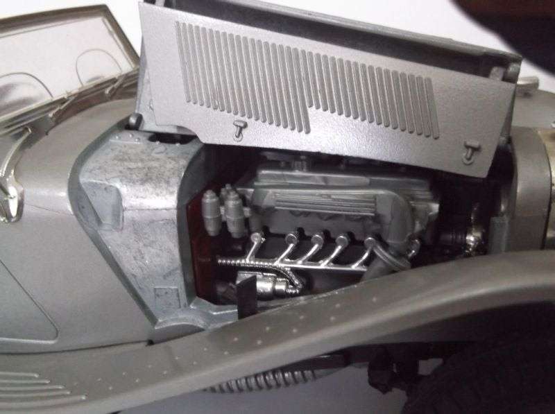 CLASS ACT !!! A 1:18 SCALE DIE CAST METAL DISPLAY MODEL OF THE 1937 JAGUAR SS 100 ....WOW !!!!!!!!!!