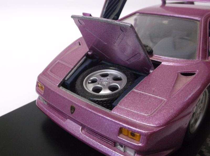 WOW !! A SUPERB QUALITY DIE CAST METAL 1:18 SCALE DISPLAY MODEL OF THE LAMBORGHINI 30 SE...STUNNER !