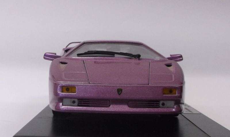 WOW !! A SUPERB QUALITY DIE CAST METAL 1:18 SCALE DISPLAY MODEL OF THE LAMBORGHINI 30 SE...STUNNER !