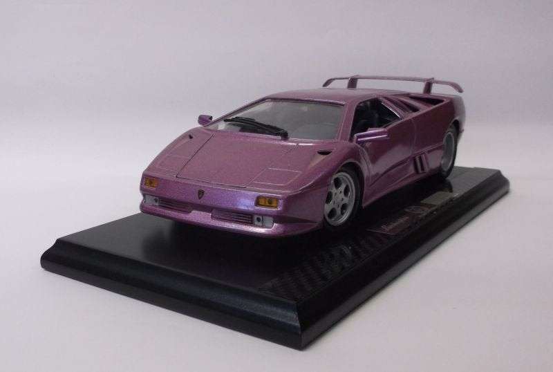 WOW !! A SUPERB QUALITY DIE CAST METAL 1:18 SCALE DISPLAY MODEL OF THE LAMBORGHINI 30 SE...STUNNER !