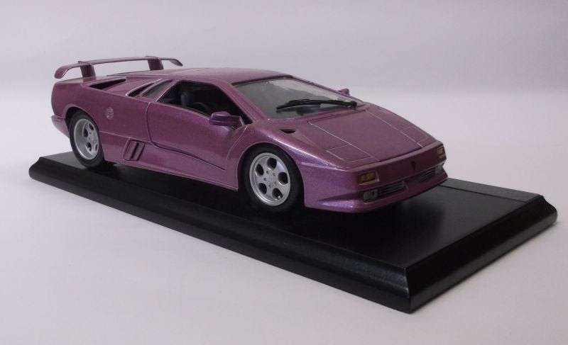 WOW !! A SUPERB QUALITY DIE CAST METAL 1:18 SCALE DISPLAY MODEL OF THE LAMBORGHINI 30 SE...STUNNER !