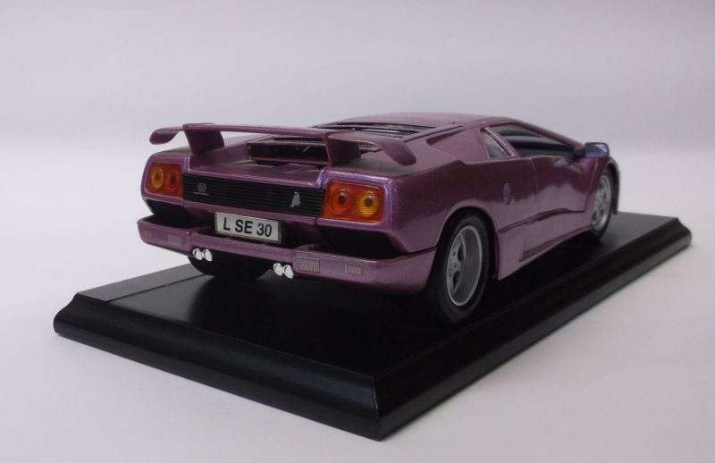 WOW !! A SUPERB QUALITY DIE CAST METAL 1:18 SCALE DISPLAY MODEL OF THE LAMBORGHINI 30 SE...STUNNER !