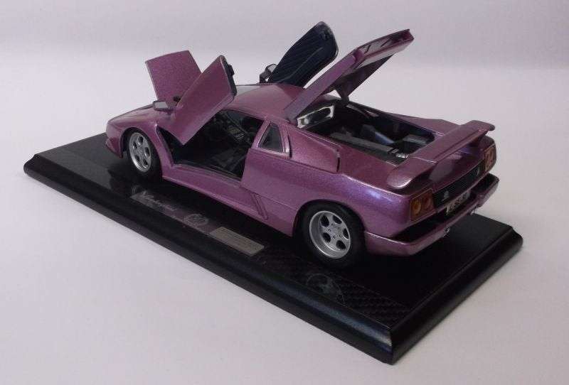 WOW !! A SUPERB QUALITY DIE CAST METAL 1:18 SCALE DISPLAY MODEL OF THE LAMBORGHINI 30 SE...STUNNER !