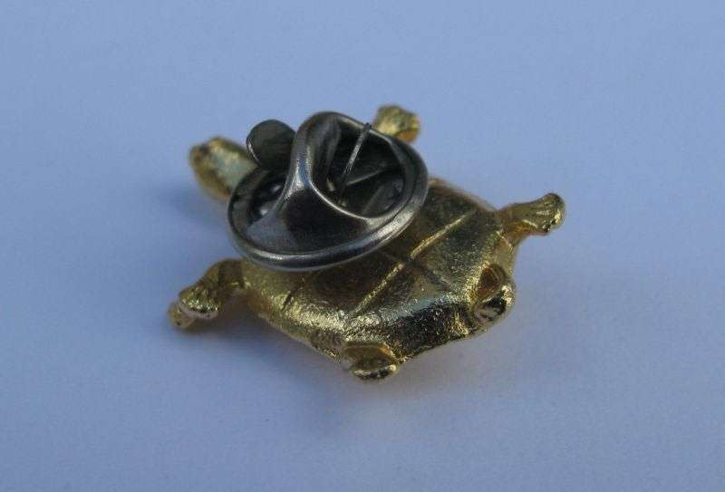 BROOCH / PIN - TURTLE