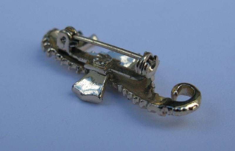 BROOCH / PIN - SEAHORSE