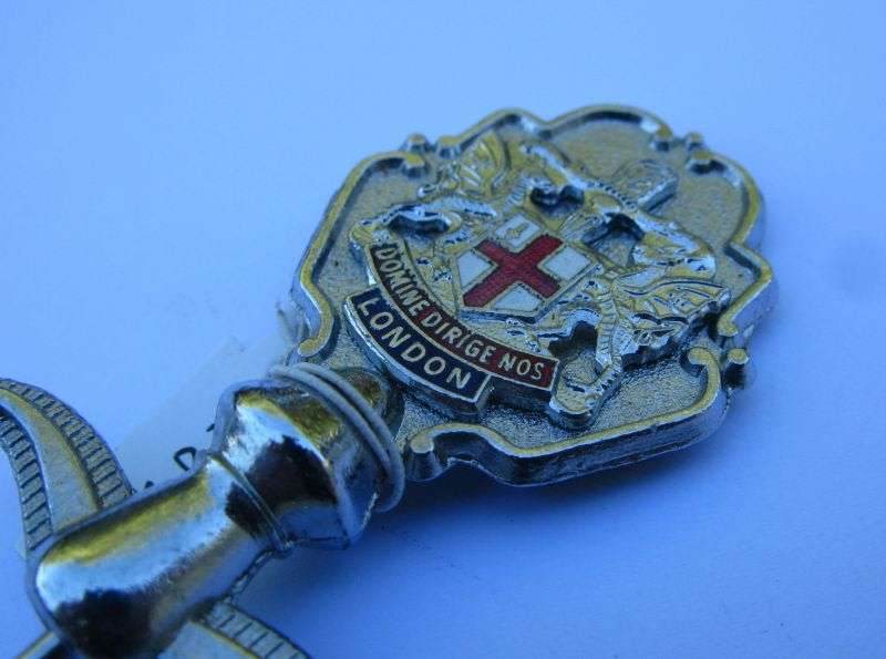 LONDON THEMED VINTAGE CORKSCREW