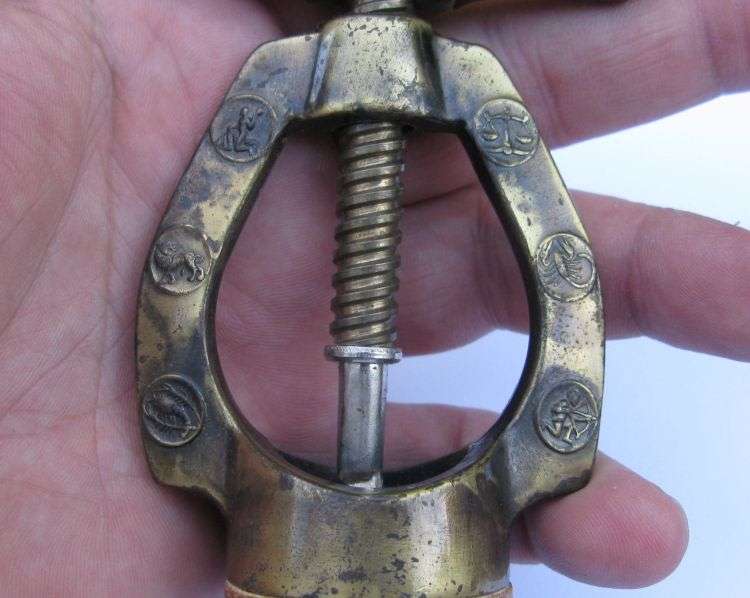 VINTAGE STAR SIGN CORKSCREW