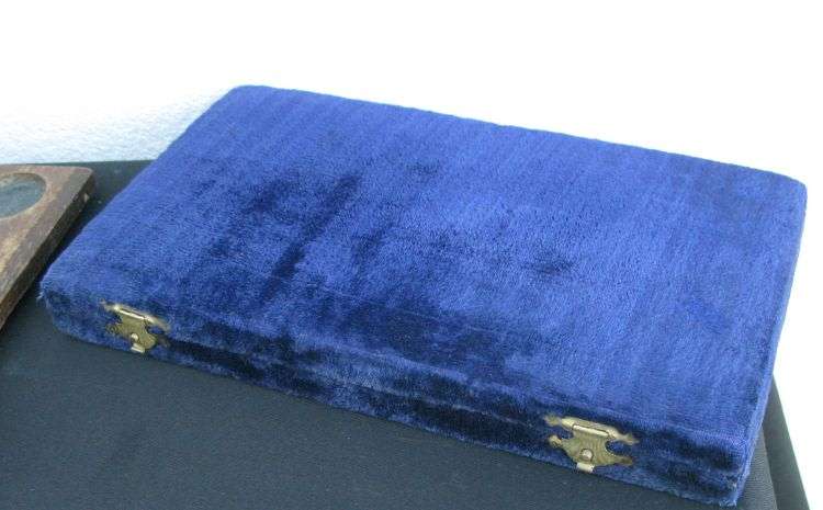 ONE BID FOR BOTH !! A VINTAGE POSTAL SCALE AND A VINTAGE JEWELRY SCALE IN VELVET FEEL CASE ...WOW !!