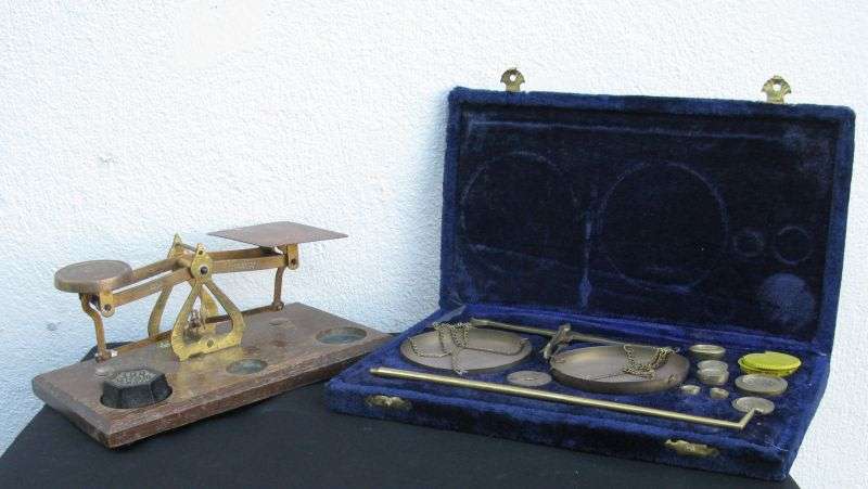 ONE BID FOR BOTH !! A VINTAGE POSTAL SCALE AND A VINTAGE JEWELRY SCALE IN VELVET FEEL CASE ...WOW !!