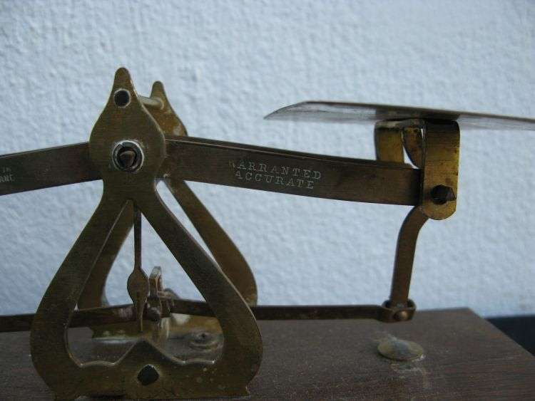 ONE BID FOR BOTH !! A VINTAGE POSTAL SCALE AND A VINTAGE JEWELRY SCALE IN VELVET FEEL CASE ...WOW !!