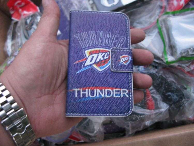 WOW !! WOW !!! A JOB LOT OF 150 CELLPHONE COVERS , CASES , BACKINGS ETC ...BID PER PIECE TO TAKE ALL